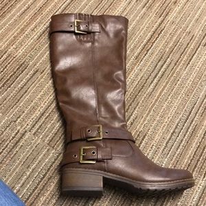 Kohl’s SO boots size 8, brown